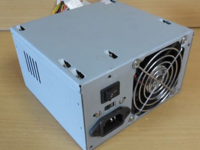 Levicom MPT-A250W 250Watt Retro ATX PC Computer Netzteil P4 Molex Floppy* nt1645