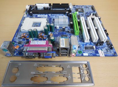 Gigabyte 7VM400M-RZ Rev 1.0 Mainboard +Blende Sockel A 462 AGP 8X VGA LAN* m1021