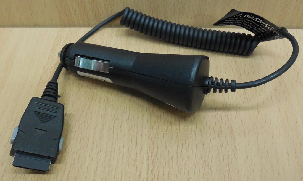 KFZ/Auto Handy Ladegerät Samsung E720/E810/P730 (Kommunikation) 
